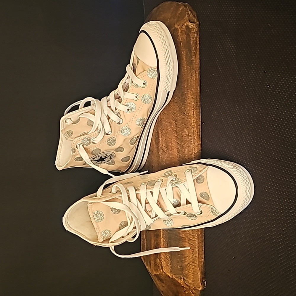 Converse All Star Chuck Taylor. LIKE NEW